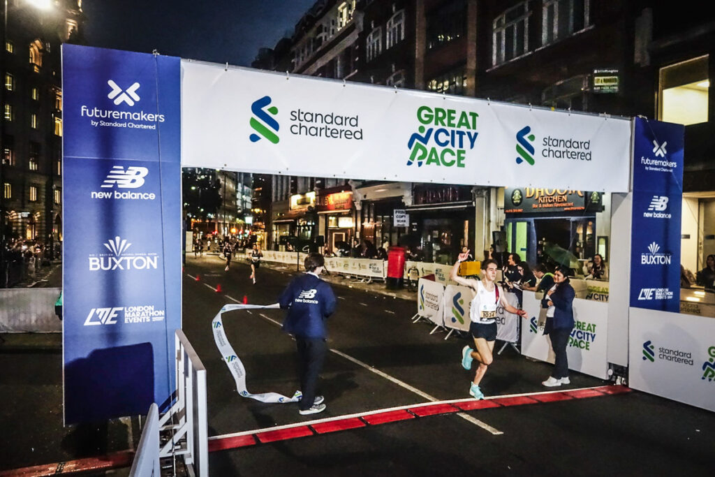 Standard Chartered Great City Race finishing line 2022